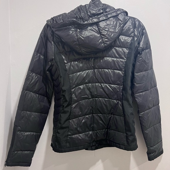 Danier packable light puffer - Picture 3 of 3